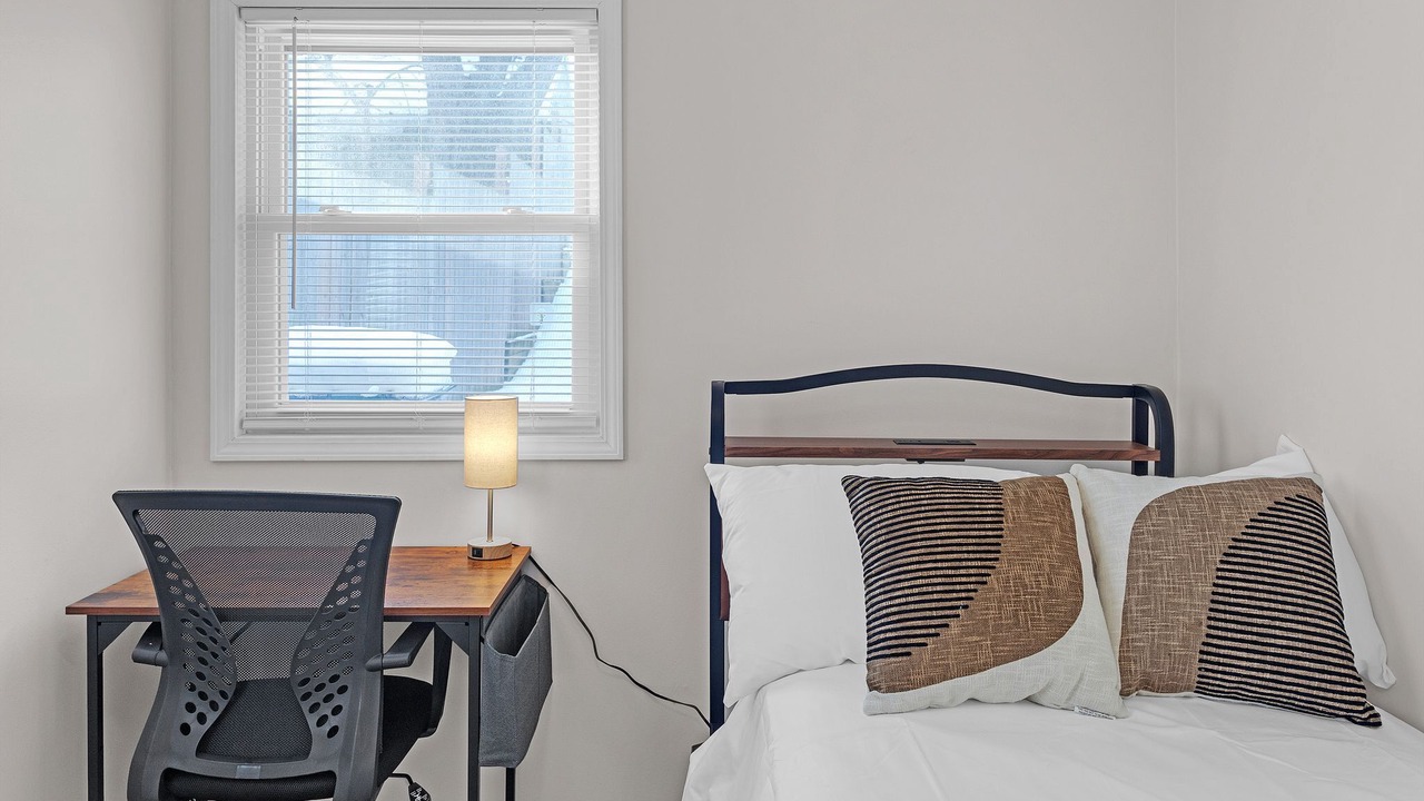 Photo of Bedroom in Lansing