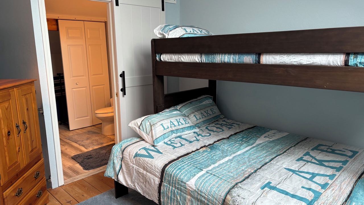 Photo of Bedroom in Oak Harbor