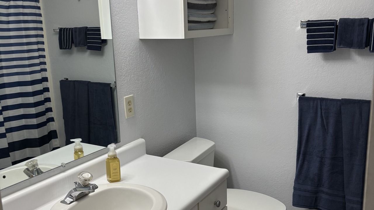 Photo of Bathroom in Oak Harbor