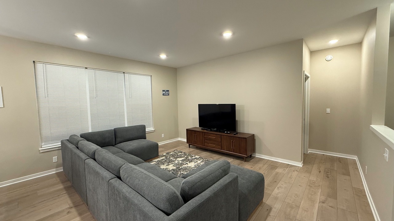 Photo of Livingroom in Kentwood