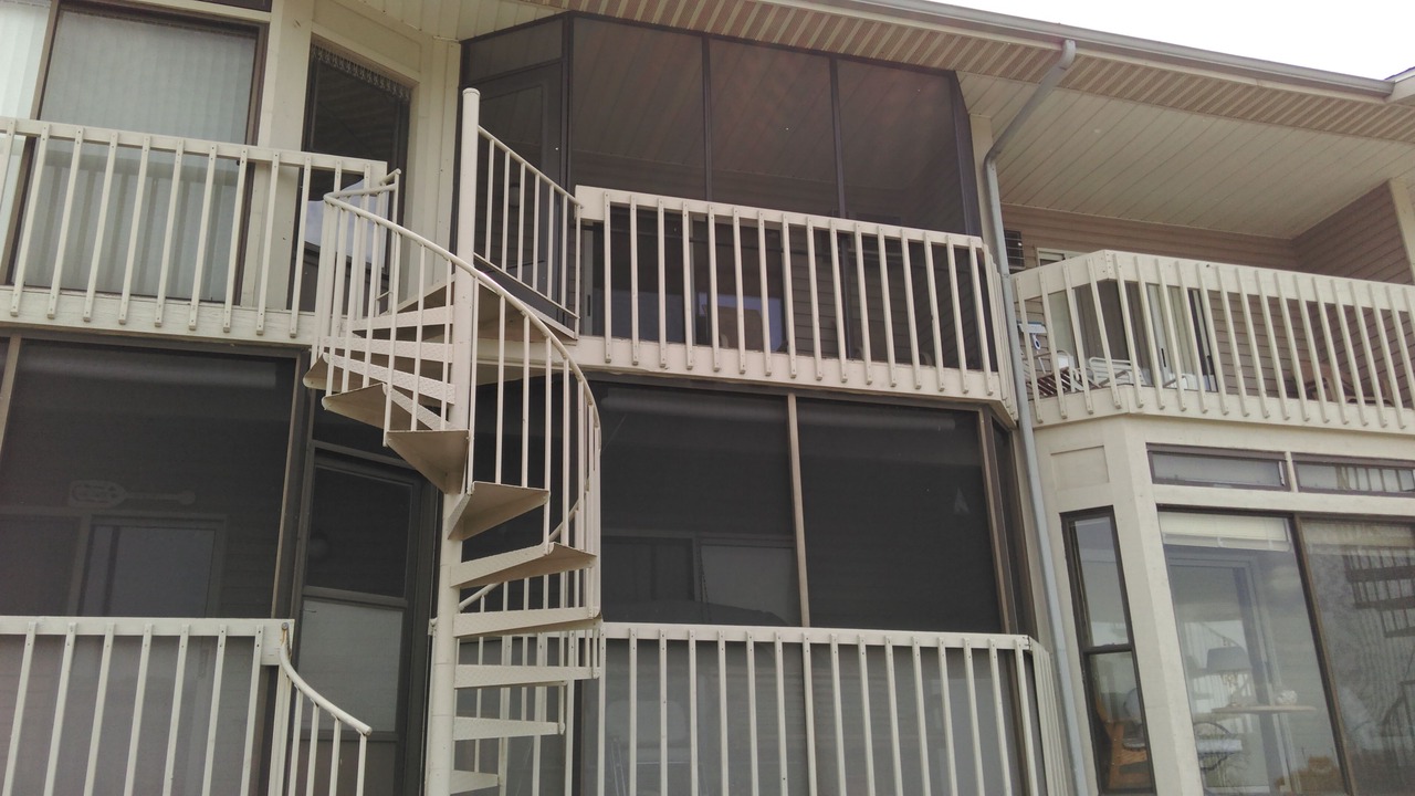 Photo of Patio Balcony in Oak Harbor