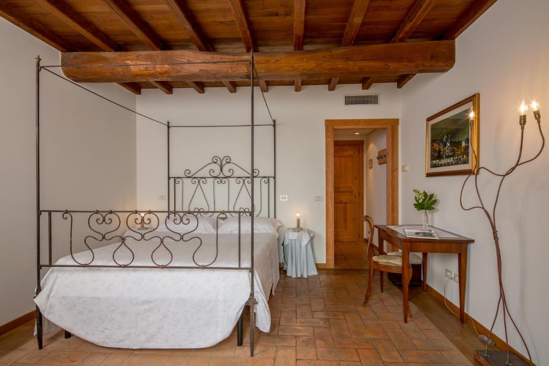 Photo of Bedroom in Todi