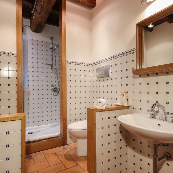 Photo of Bathroom in Todi