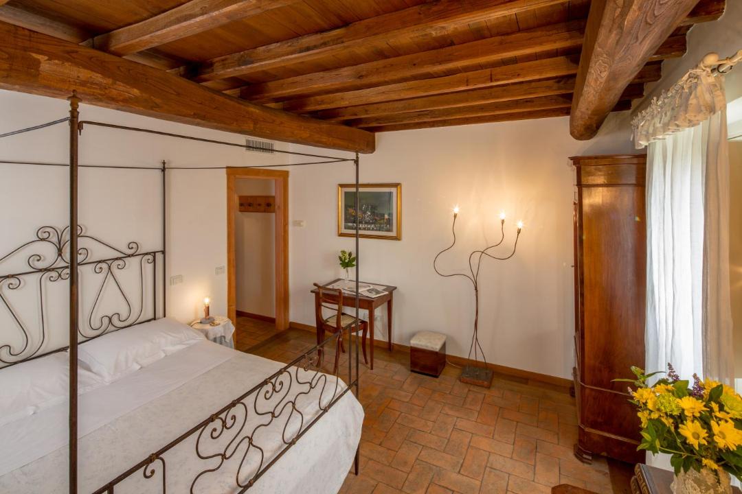 Photo of Bedroom in Todi