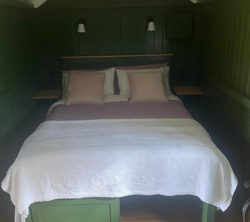Photo of Bedroom in Broadway