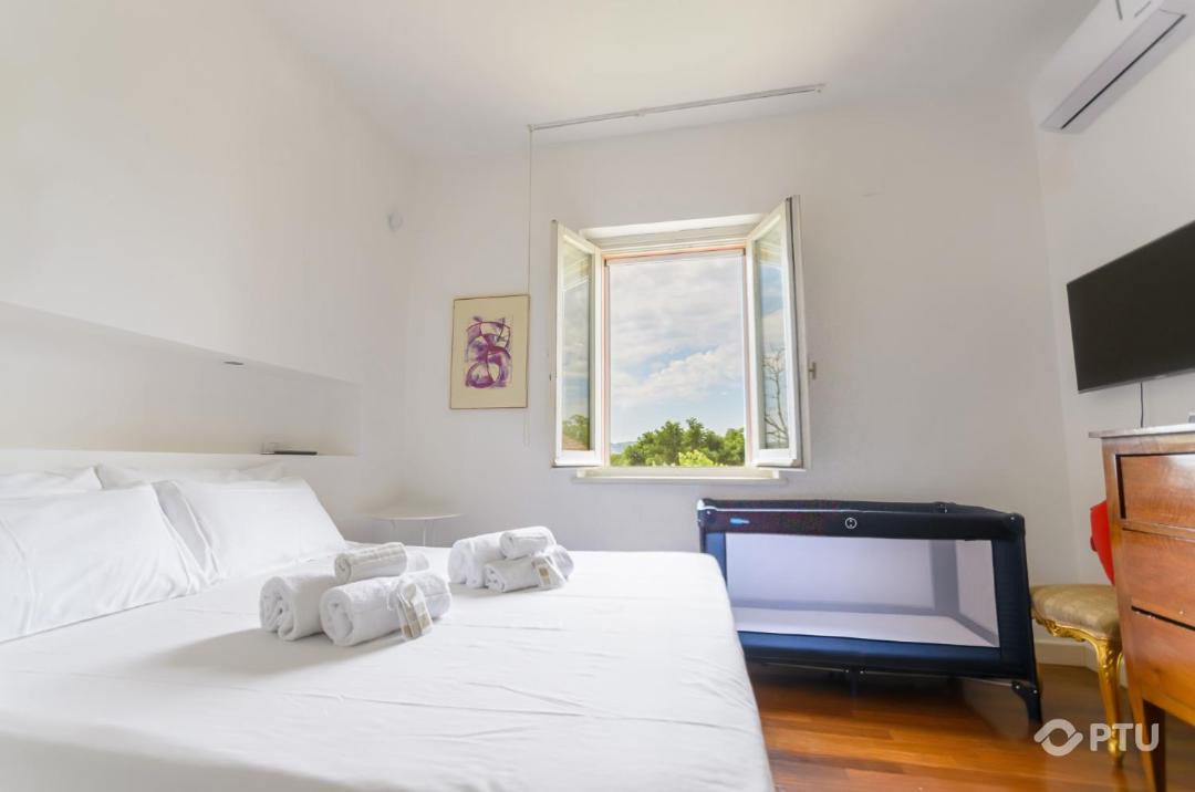 Photo of Bedroom in Guzman