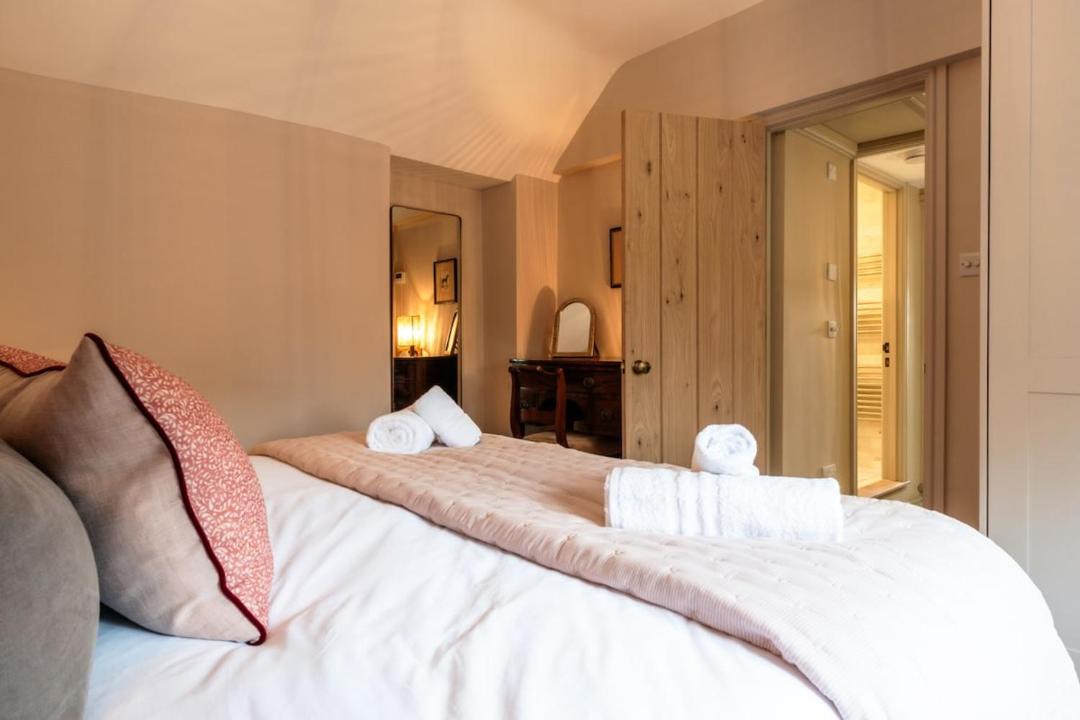 Photo of Bedroom in Bourton
