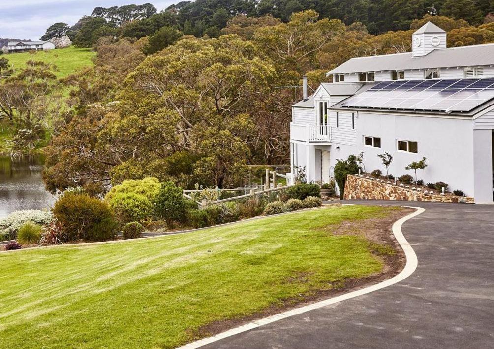 Photo of Others in Red Hill