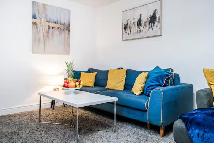Photo of Livingroom in Oldbury