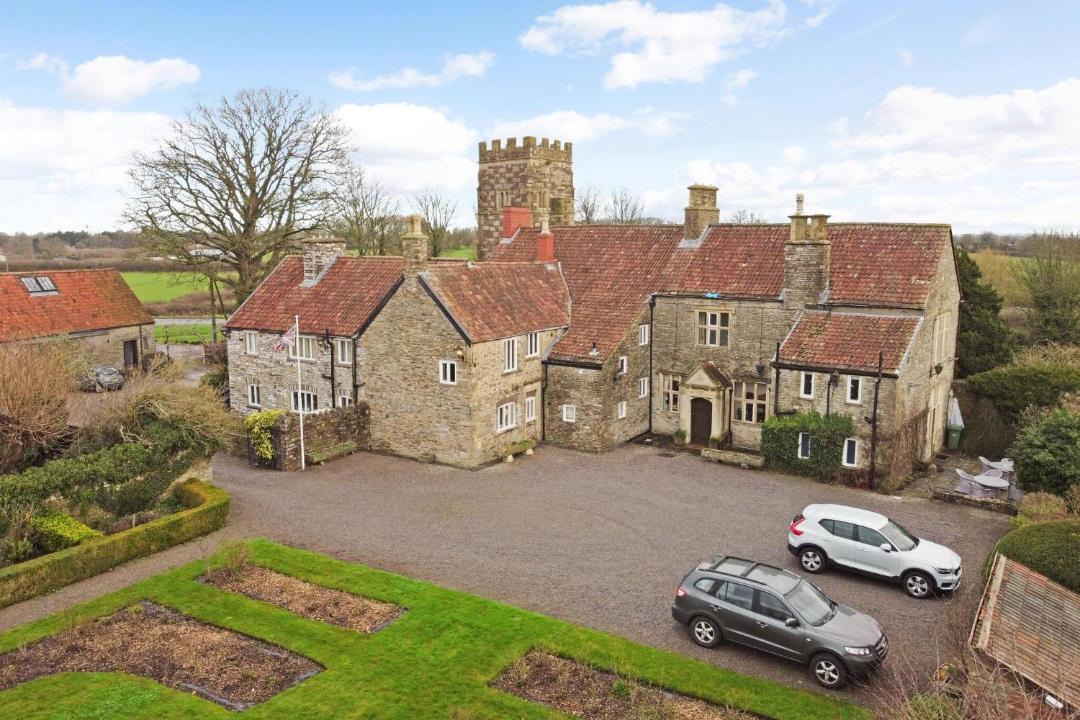 Photo of Others in Olveston