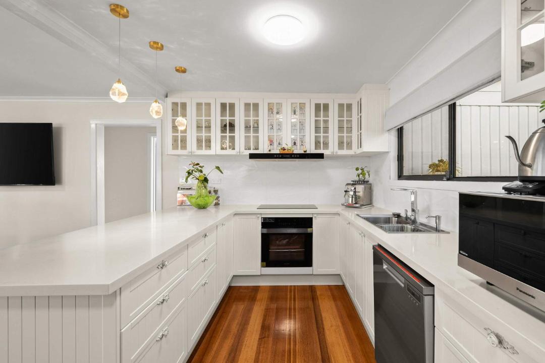 Photo of Kitchen in Tenby Point