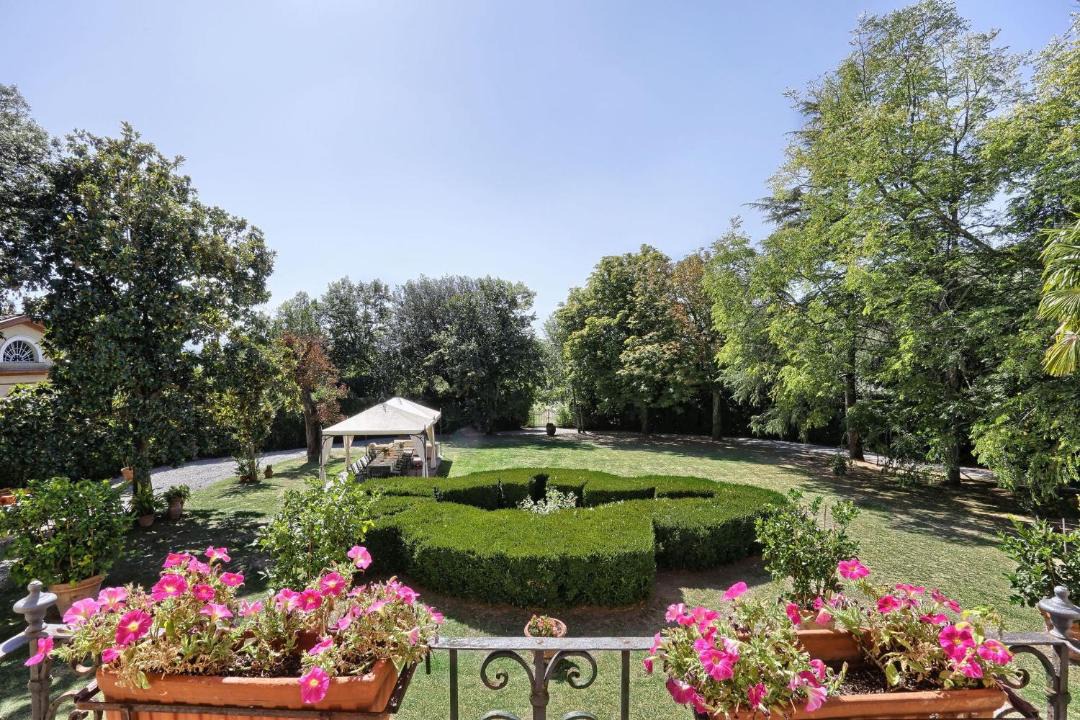Photo of Others in Lucca