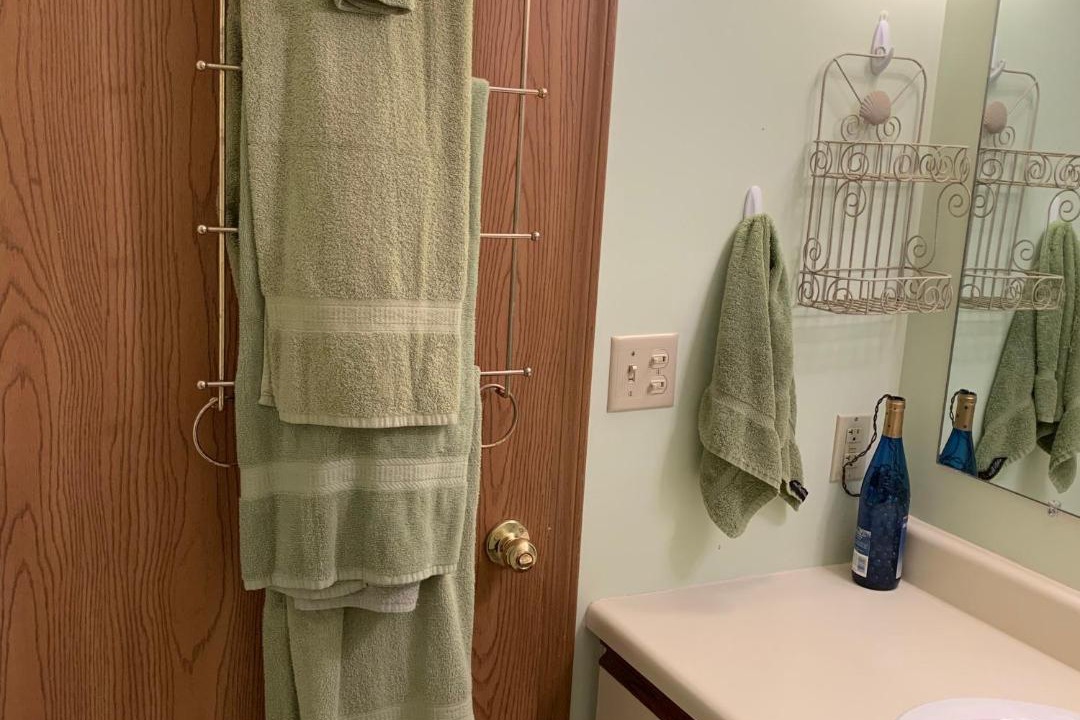 Photo of Bathroom in Oak Harbor