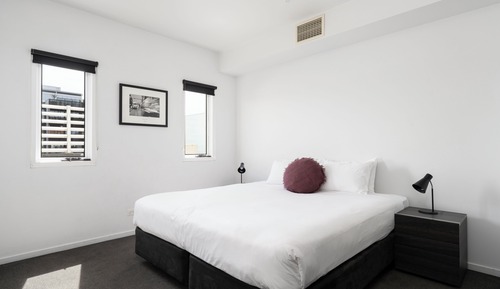 Deluxe One Bedroom Apartment