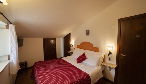 Economy Room