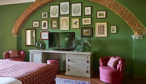 Singular Room