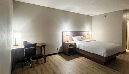 Room, 1 Queen Bed with Sofa bed, Non Smoking (Microwave & Fridge)