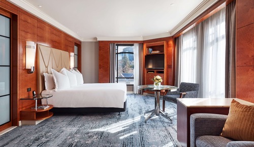 Deluxe King Room