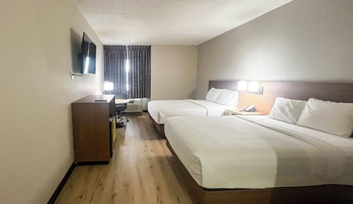 Room, 2 Queen Beds, Non Smoking (Microwave & Fridge)