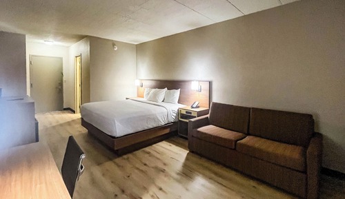 Room, 1 Queen Bed with Sofa bed, Non Smoking (Microwave & Fridge)