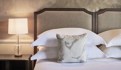 Classic Room, 1 Queen Bed, Garden View