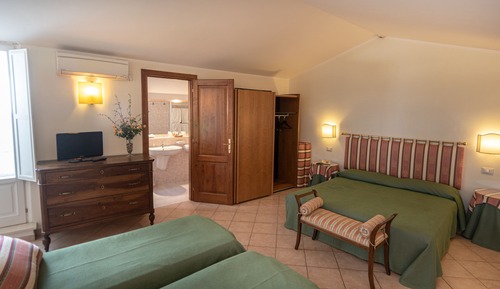 Triple Room