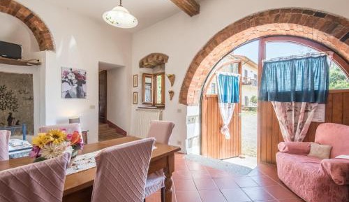 Two-Bedroom Deluxe Apartment with Garden View