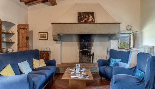 Two-Bedroom Deluxe Apartment with Garden View