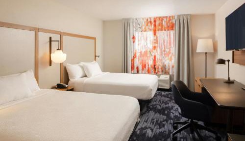 Queen Room with Two Queen Beds - Hearing Accessible