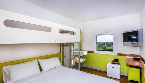 Standard Queen Room with Single Bunk Bed