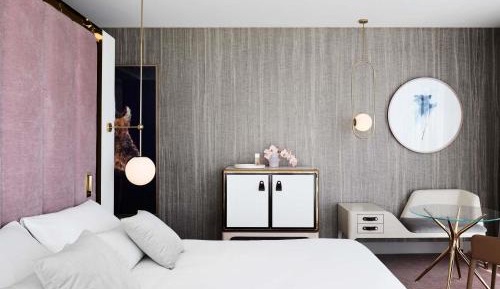 Deluxe King Suite