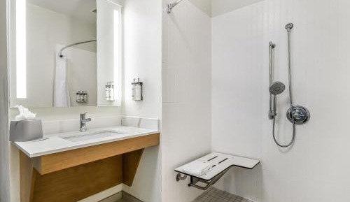 Two-Bedroom Suite - Communications/Mobility Accessible with Shower
