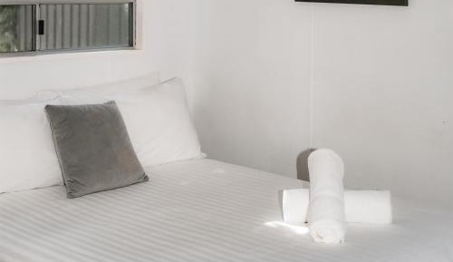 Riverside - One-Bedroom Ensuite Cabin