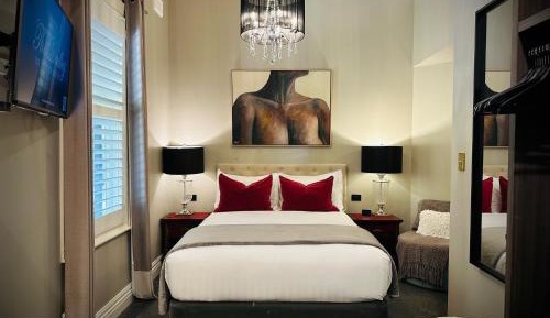 Queen Room