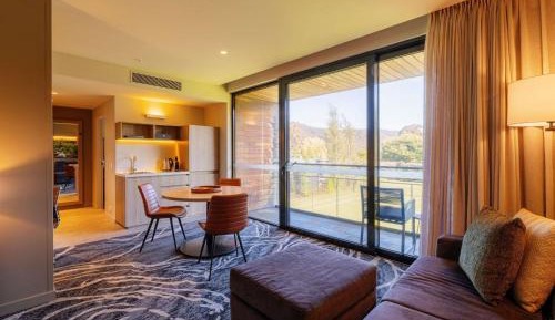 One-Bedroom King Suite with Balcony