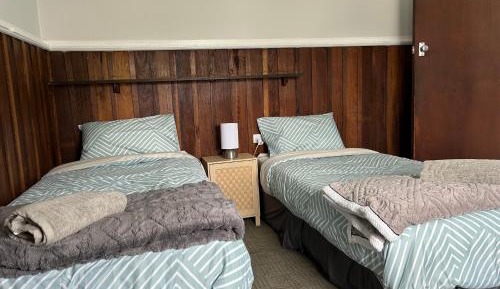 Basic Triple Room with Shared Bathroom