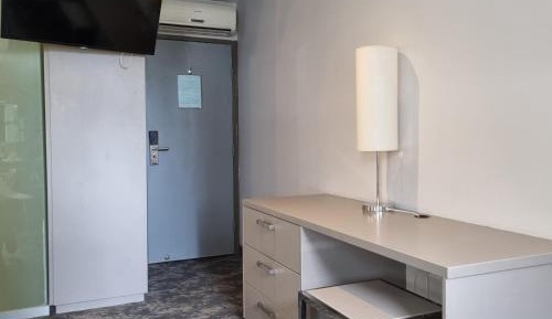 Deluxe Studio
