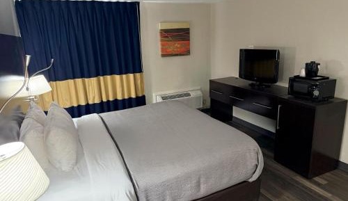 King Suite with Jacuzzi - Non-Smoking