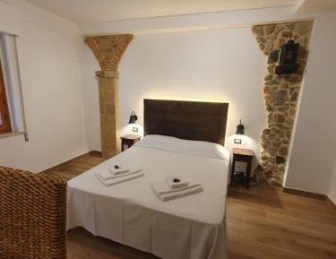 Deluxe Double Room with Extra Bed