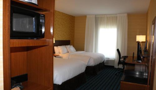 Queen Room with Two Queen Beds - Hearing Accessible