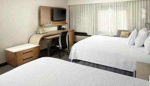 Queen Room with Two Queen Beds and Bathtub - Mobility Access/Hearing Accessible