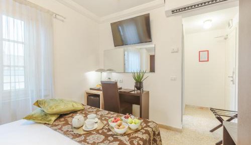 Double Room (1 Adult)