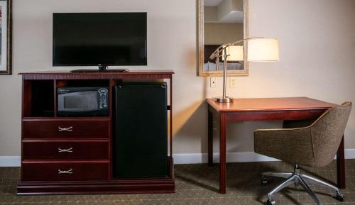 King Room with Sofa Bed and Study - Non-Smoking