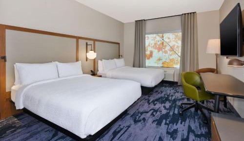 Queen Room with Two Queen Beds and Bathtub - Mobility Access