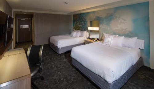 Queen Room with Two Queen Beds and Bathtub - Mobility Access