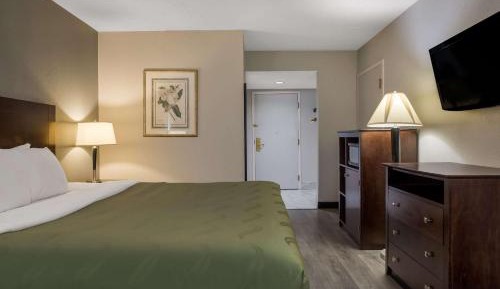 King Room - Accessible/Non-Smoking