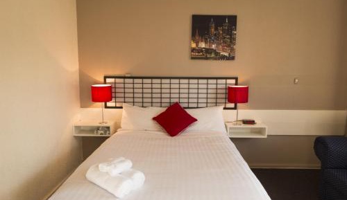 Standard Queen Room