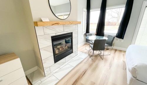 Queen Room with Two Queen Beds - Lake View