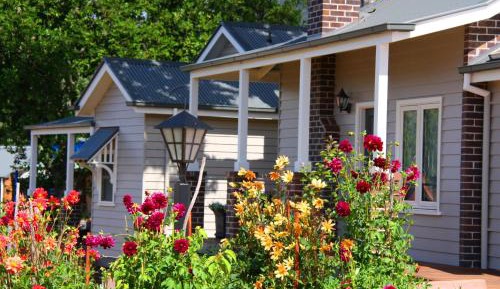 Deluxe One-Bedroom Cottage - Country
