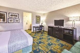 King Room with Kitchenette - Non-Smoking